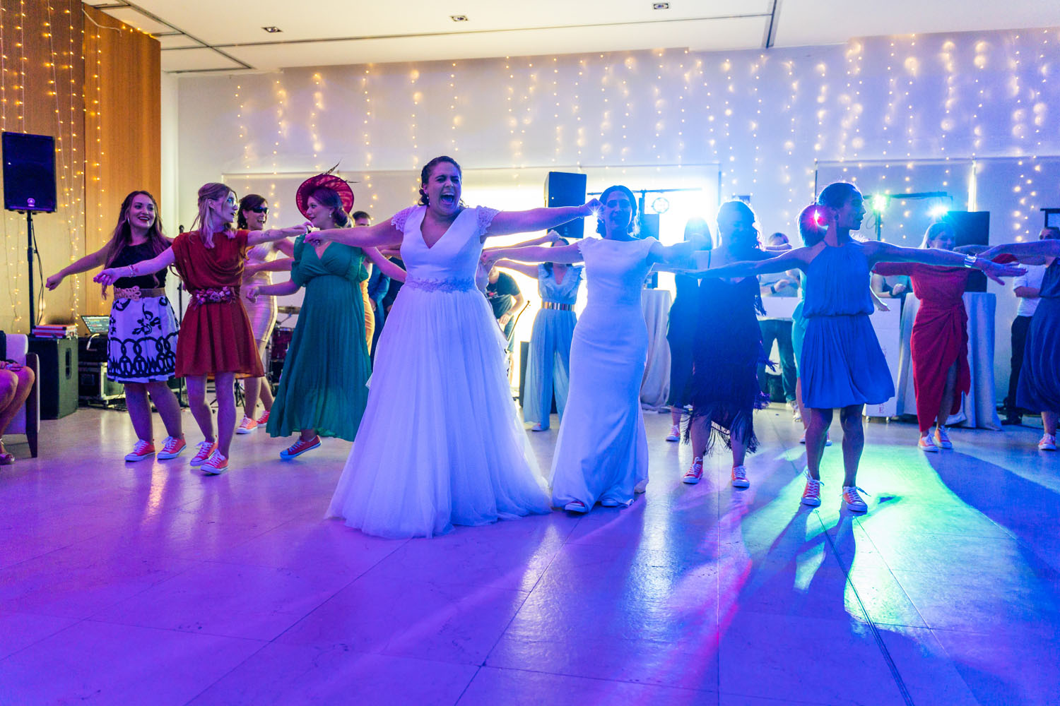 Baile boda sorpresa y original con amigas en Málaga