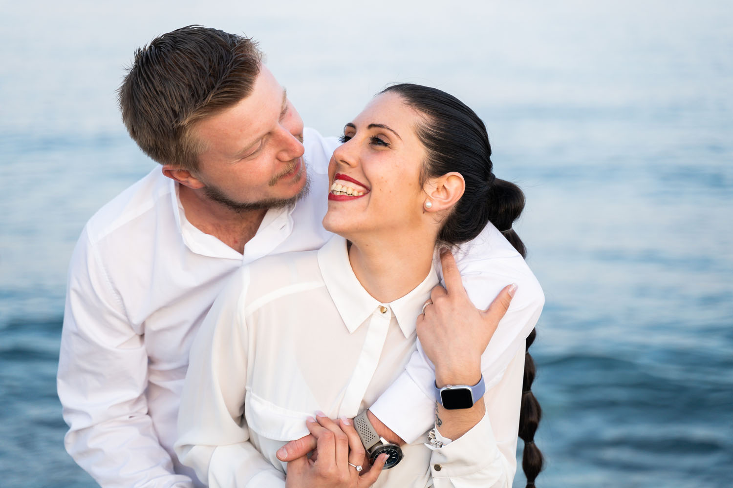 Sesión de fotos de pareja en la playa en la provincia de Málaga