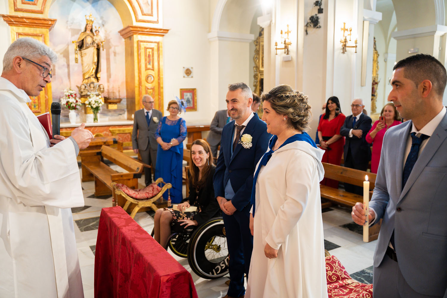 Ceremonia de boda en la Iglesia de los Remedios en Estepona, Málaga