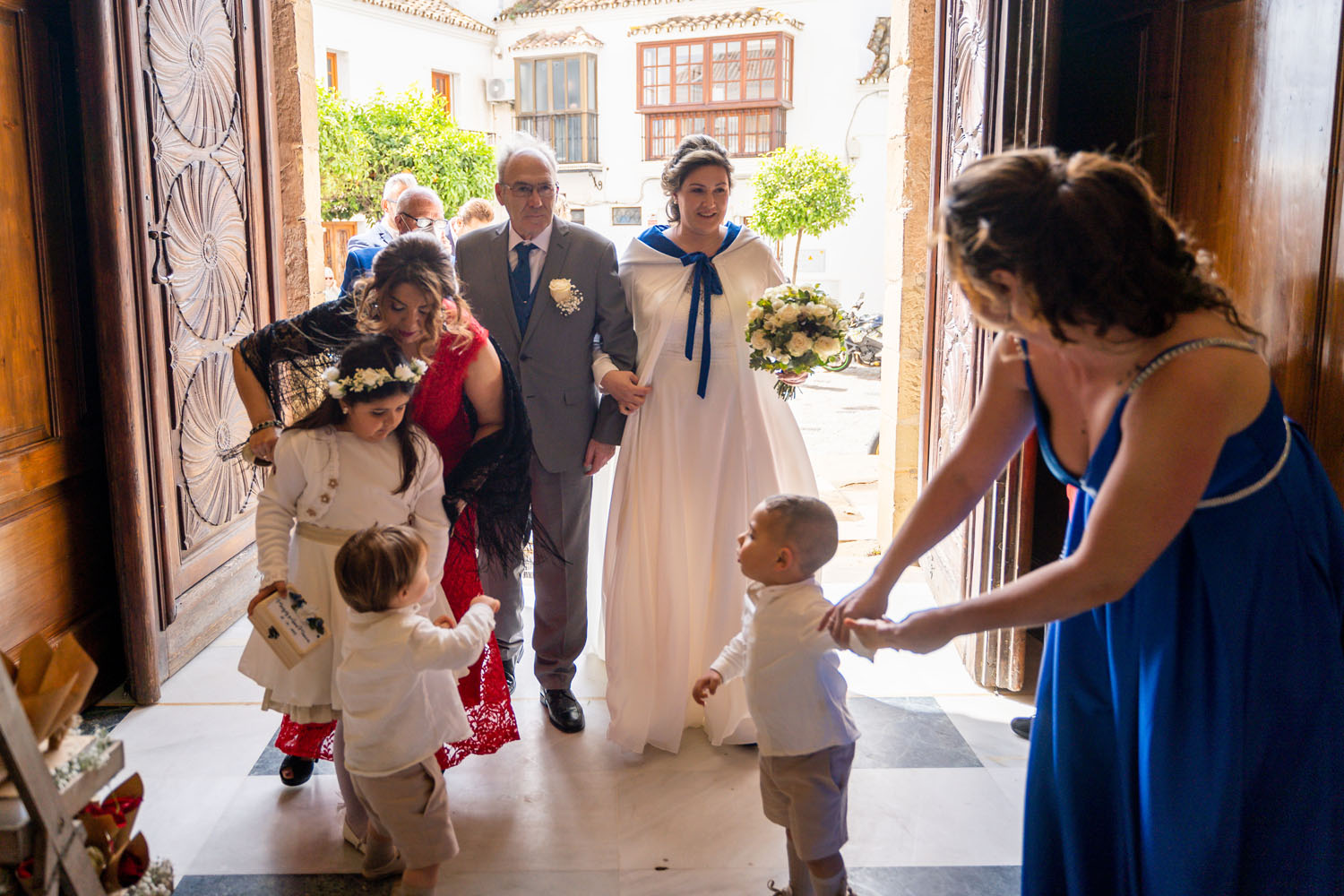 Entrada de la novia a la Iglesia de los Remedios en Estepona