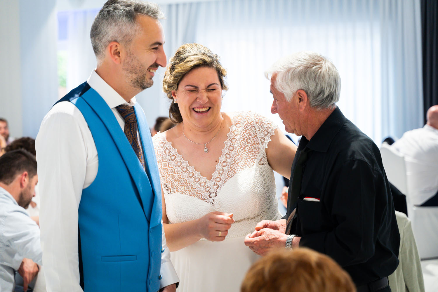 Novios disfrutan en su boda en Hotel Elba Estepona