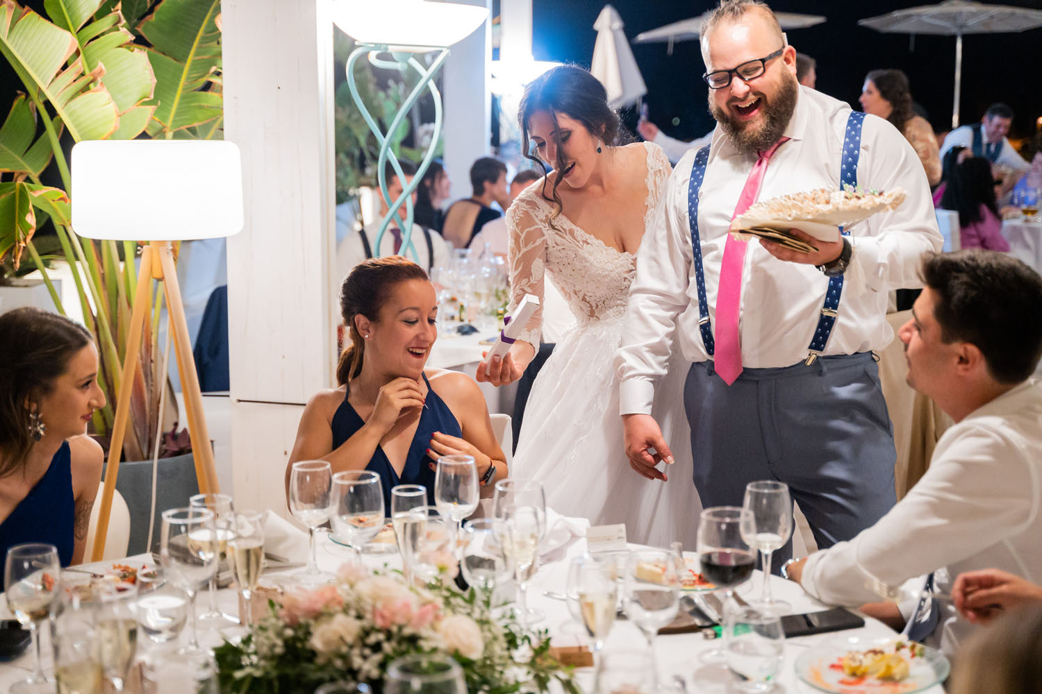 Detalles a los invitados en una boda en Hotel Guadalmina