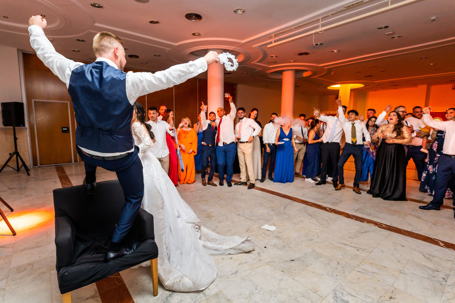 Lanzamiento de la liga en una boda en Hotel Guadalmina