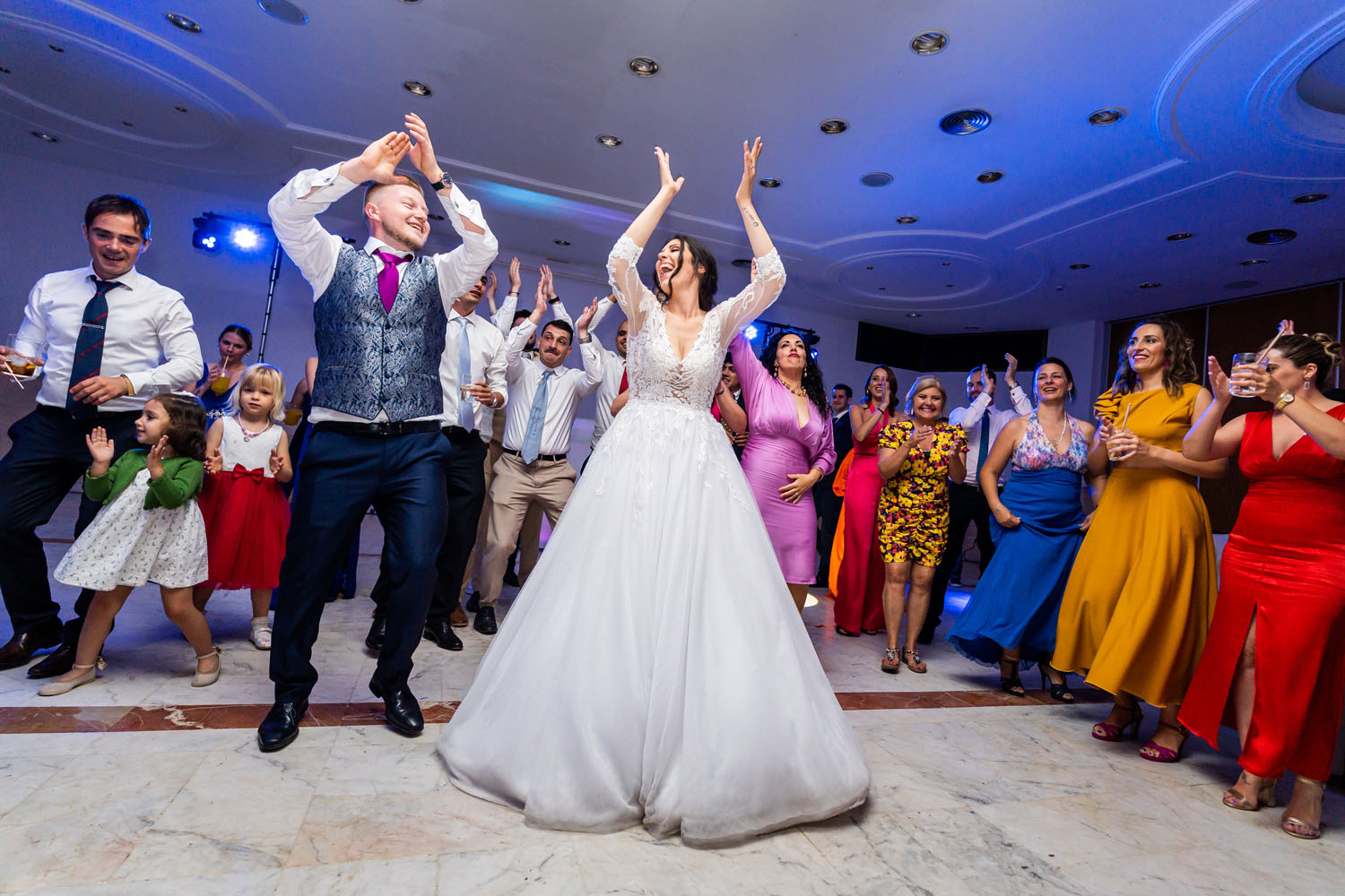 Novios bailando en su boda en la provincia de Málaga
