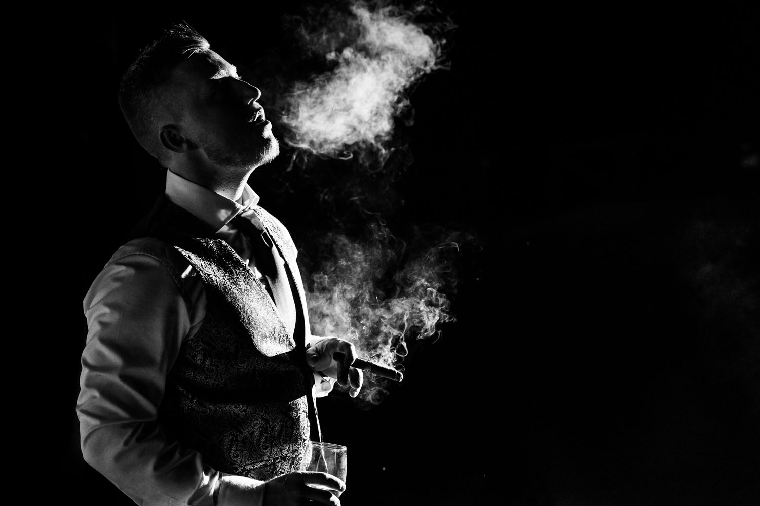 Efecto humo con flash de cámara