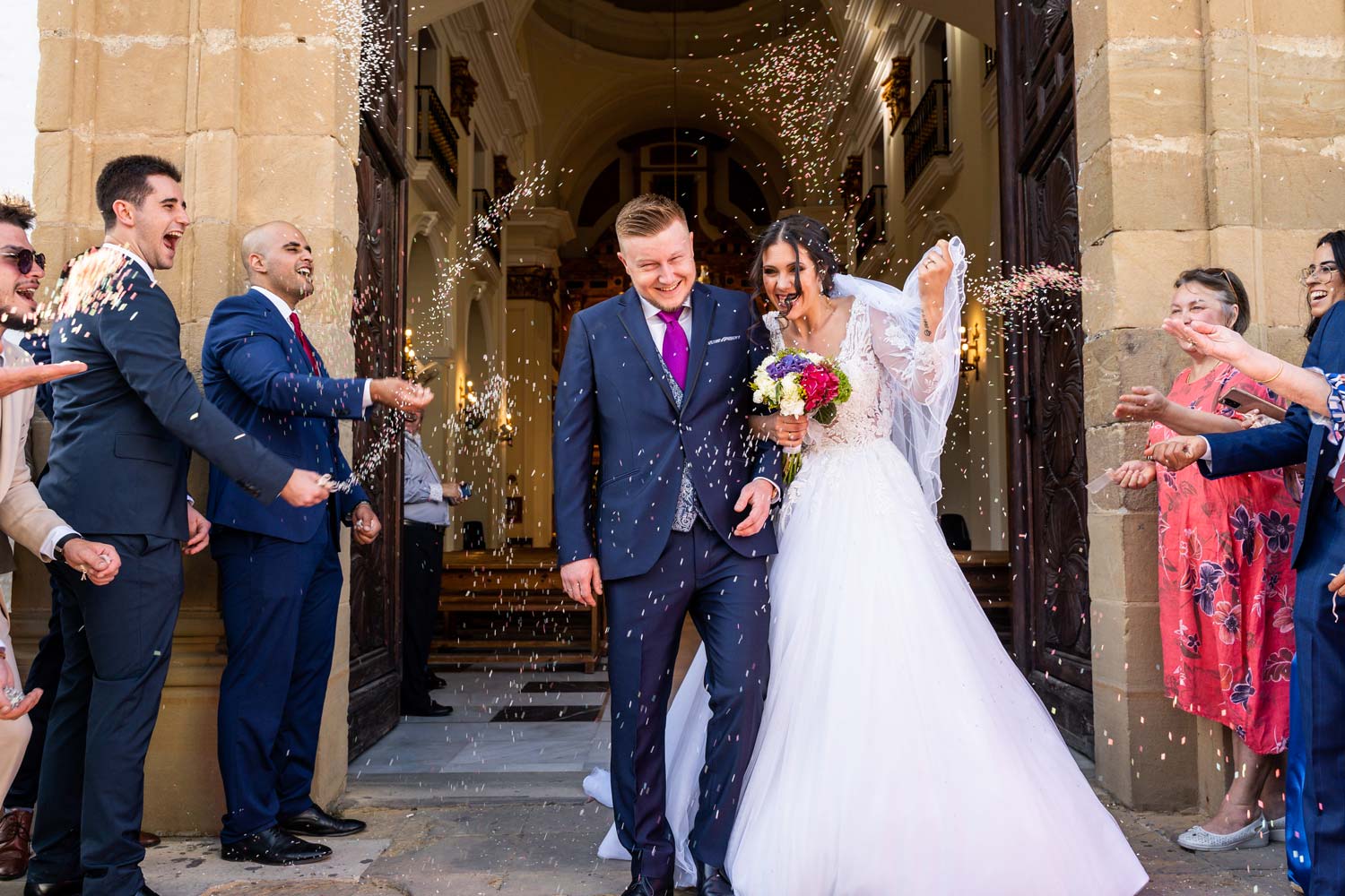 Salida de una boda la Iglesia de los Remedios de Estepona